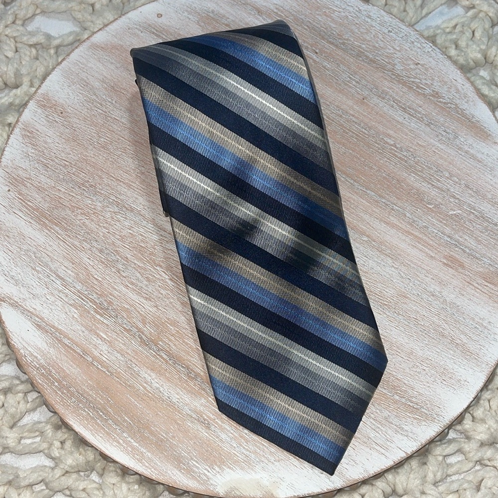Calvin Klein Men's Blue Striped Necktie Classic Business Formal Tie Stripe
